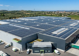 Containerized LFP battery energy storage systems integrated with a turnkey solar farm for smart load shifting.